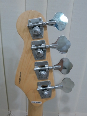 เบสไฟฟ้า 4 สาย Century ของใหม่ สีซันเบิร์ส ทรง Precision Bass ขายถูก