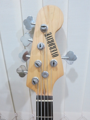 เบสไฟฟ้า 5 สาย ยี่ห้อ Overdrive สีไม้ ของใหม่ ทรงแจ๊สเบส ขายถูก