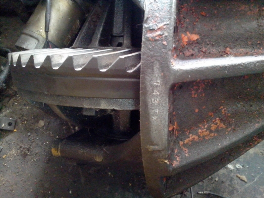 เฟืองท้าย อีซูซุแอลฟ์ 6 ล้อ ซีลเล็ก