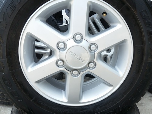 ขายล้อแม็กISUZU GOLD 16 ยางปี14  4 ล้อ