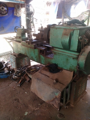 ขายแท่นกลึงขนาด 4 ฟุต กำลังไฟ 220 w สามารถใส่ 3 จับ  4 จับได้  แท่นกลึงถอดกลึงคอม้าได้ ราคา  65,000 บาท  ถ้าสนใจราคาสามารถต่อรองได้  ติดต่อ  (สมัย  088-5712073 , 087-8637056 )