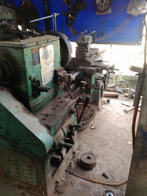 ขายแท่นกลึงขนาด 4 ฟุต กำลังไฟ 220 w สามารถใส่ 3 จับ  4 จับได้  แท่นกลึงถอดกลึงคอม้าได้ ราคา  65,000 บาท  ถ้าสนใจราคาสามารถต่อรองได้  ติดต่อ  (สมัย  088-5712073 , 087-8637056 )
