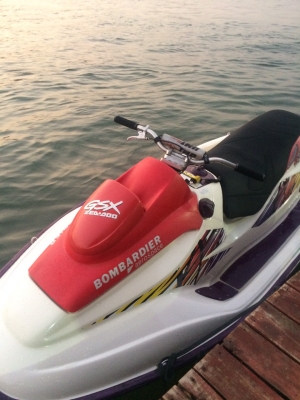 ขายเรือนั่งซีดู GSX 800 วิ่ง 65 ช.ม มีของแต่งสภาพนางฟ้าเติมน้ำมันเล่นได้เลย