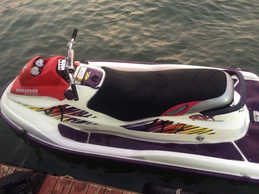 ขายเรือนั่งซีดู GSX 800 วิ่ง 65 ช.ม มีของแต่งสภาพนางฟ้าเติมน้ำมันเล่นได้เลย