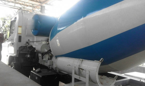 รถฮีโน่ 6 ล้อ โม่ปูน FC9J 150 แรงม้า. ปี 55.  ( รถวิ่ง 3,xxx กม. )     สนใจติดต่อ  081 - 6079515