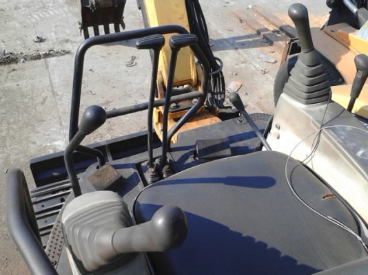 รถขุด CATERPILLAR. 303 CR