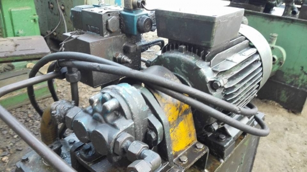 ==== Sold ==== ปั้มน้ำมันไฮดรอลิค มอเตอร์ 5.5 HP 380V พร้อมวาล์วคอนโทรลไฟฟ้า มาเทสได้พร้อมใช้งาน