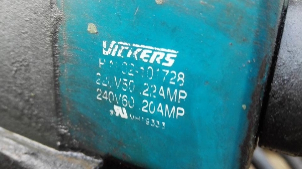 ==== Sold ==== ปั้มน้ำมันไฮดรอลิค มอเตอร์ 5.5 HP 380V พร้อมวาล์วคอนโทรลไฟฟ้า มาเทสได้พร้อมใช้งาน