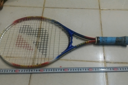 ไม้เทสนิส ยี่ห้อ BRIDGESTONE จากญี่ปุ่น อย่างดีคุณภาพสูงมาก น้ำหนักเบามากแค่ 180 กรัม แข็งแรงทนทาน