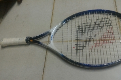 ไม้เทสนิส ยี่ห้อ BRIDGESTONE จากญี่ปุ่น อย่างดีคุณภาพสูงมาก น้ำหนักเบามากแค่ 180 กรัม แข็งแรงทนทาน