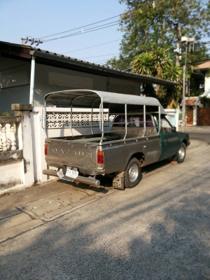 Nissan 720 เครื่องดี กระบะสแตนเลส เอกสารครบ