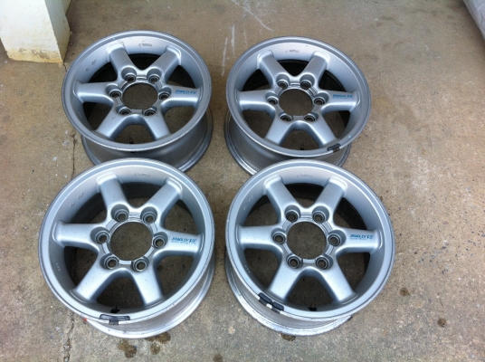 ขายล้อ BRADLEY VZ nissan japan 6รู ขอบ15 กว้าง7นิ้ว ออฟ40 4วง  6000 บาท