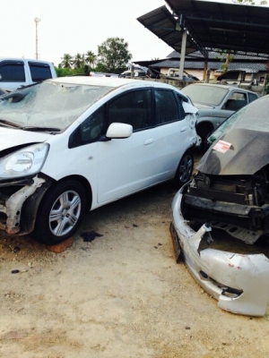 ซากเเจ๊ชถอดเเยกขายอะไหลทุกอย่างทั้งคันสนใจสอบถามได้มีหลายรุ่นเก๋งเเละกระบะทุกรุ่น