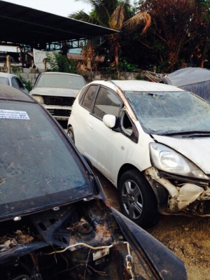 ซากเเจ๊ชถอดเเยกขายอะไหลทุกอย่างทั้งคันสนใจสอบถามได้มีหลายรุ่นเก๋งเเละกระบะทุกรุ่น