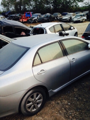 ซากออติดถอดเเยกขายอะไหลทุกอย่างทั้งคันสนใจสอบถามมีหลายรุ่นทั้งเก๋งกระบะทุกรุ่น