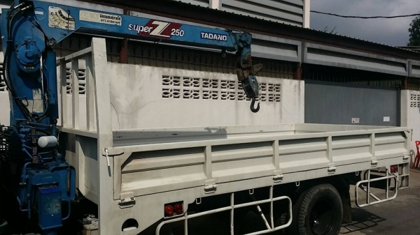 ขาย 6 ล้อ อีซูซุ NPR  130 แรง  เครน 2.5 ตัน ปี 51 สภาพเดิมดี พร้อมใช้  จัดแนนท์ได้ครับ สนใจติดต่อ 081-9420141  ,  081-5715326