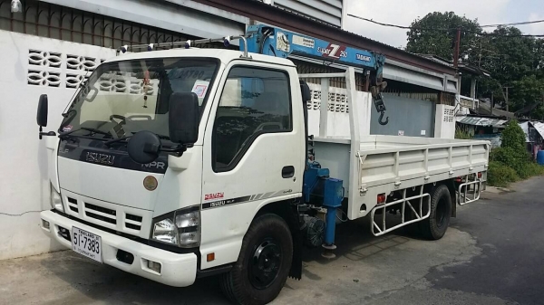 ขาย 6 ล้อ อีซูซุ NPR  130 แรง  เครน 2.5 ตัน ปี 51 สภาพเดิมดี พร้อมใช้  จัดแนนท์ได้ครับ สนใจติดต่อ 081-9420141  ,  081-5715326