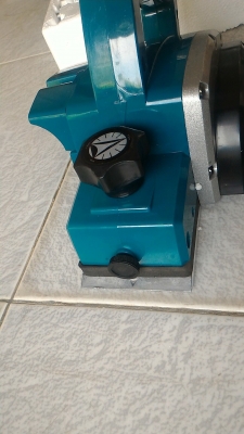 กบไฟฟ้าไสไม้ขนาด 3 นิ้ว ยี่ห้อ BOLID ทำงานได้ดี ทนทาน มีอุปกรณ์ให้ครบชุด ตัวกันไม้ ตัวตั้งใบ