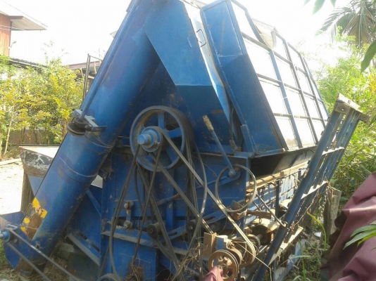 ขาย 6 ล้อใหญ่ ไม่มีทะเบียน พร้อมตู้นวดข้าว ไทยเส็งยนต์ 6 ฟุต 3 ใบพัด รถใช้งานอยู่ครับ ขาย 6 ล้อใหญ่ ไม่มีทะเบียน พร้อมตู้นวดข้าว ไทยเส็งยนต์ 6 ฟุต 3 ใบพัด รถใช้งานอยู่ครับ