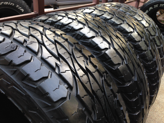 ยาง All Bridgestone 31 10.5 R15 ปี12 ดอกเต็ม ไม่มีปะ ใช้กันยาว ราคาไม่แพง