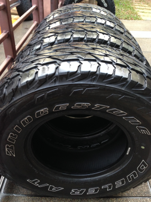 ยาง All Bridgestone 31 10.5 R15 ปี12 ดอกเต็ม ไม่มีปะ ใช้กันยาว ราคาไม่แพง
