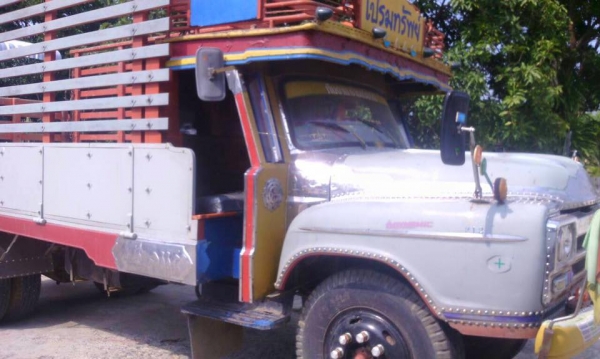 ขาย 6 ล้อหน้ายาว เดิมๆ ไม่มีผุ ทะเบียนไม่ขาด