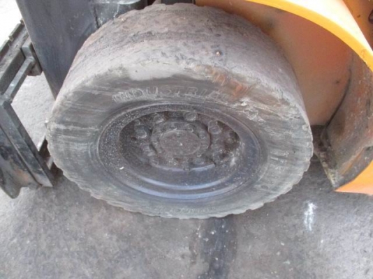 ขายถูกด่วนๆ FORKLIFT TOYOTA 7FG-25 ยกได้ 2.5 ตัน / เครื่องยนต์เบนซิน 4Y*และระบบแก๊ส LPG/เสาสูง 4 เมตร/ ราคาเพียง 165,000 บาท(ราคานี้ไม่รวมถังแก๊ส) สนใจติดต่อ 0819337688 ขายถูกด่วนๆ FORKLIFT TOYOTA 7FG-25 ยกได้ 2.5 ตัน / เครื่องยนต์เบนซิน 4Y*และระบบแก๊ส LPG/เสาสูง 4 เมตร/ ราคาเพียง 165,000 บาท(ราคานี้ไม่รวมถังแก๊ส) สนใจติดต่อ 0819337688