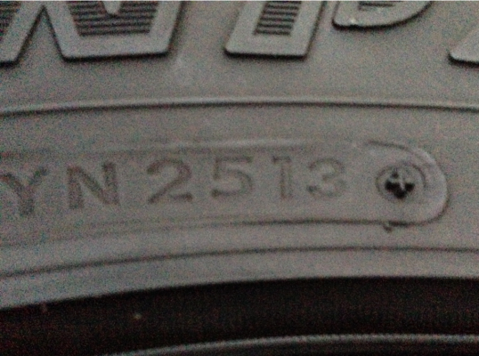 ยาง Toyo 245 70 16 กลางปี13 2เส้น ยาง Nitto 245 70 16 ปี12 2เส้น พร้อมใช้งาน ราคาไม่แพง ยาง Toyo 245 70 16 กลางปี13 2เส้น ยาง Nitto 245 70 16 ปี12 2เส้น พร้อมใช้งาน ราคาไม่แพง