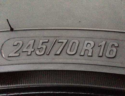 ยาง Toyo 245 70 16 กลางปี13 2เส้น ยาง Nitto 245 70 16 ปี12 2เส้น พร้อมใช้งาน ราคาไม่แพง ยาง Toyo 245 70 16 กลางปี13 2เส้น ยาง Nitto 245 70 16 ปี12 2เส้น พร้อมใช้งาน ราคาไม่แพง