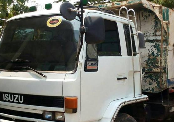 10ล้อ2เพลาดั้ม ISUZU ROCKY FXZ-240 เทอร์โบ เครื่อง6SD1-Turbo in. ลงเล่ม เกียร์เดิม ช่วงล่างเดิม หัวกำลังทำสี กระบะดั้มเหล็กสภาพพอใช้ ยางสวย10เส้น ตามสภาพ พร้อมใช้งาน เล่ม ครบ **ขาย ISUZU ROCKY FXZ-240 เทอร์โบ 10ล้อ2เพลาดั้ม พร้อมใช้ง