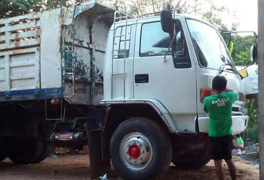 10ล้อ2เพลาดั้ม ISUZU ROCKY FXZ-240 เทอร์โบ เครื่อง6SD1-Turbo in. ลงเล่ม เกียร์เดิม ช่วงล่างเดิม หัวกำลังทำสี กระบะดั้มเหล็กสภาพพอใช้ ยางสวย10เส้น ตามสภาพ พร้อมใช้งาน เล่ม ครบ **ขาย ISUZU ROCKY FXZ-240 เทอร์โบ 10ล้อ2เพลาดั้ม พร้อมใช้ง