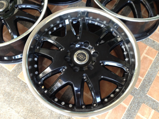 ล้อ Infinity ขอบ20 สภาพสวย สีเดิม ไม่เคยซ่อม ใส่มาหล่อแน่นอน ราคาไม่แพง