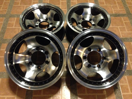 ล้อ off road ขอบ15 สภาพสวย ไม่มีซ่อม ราคาไม่แพง