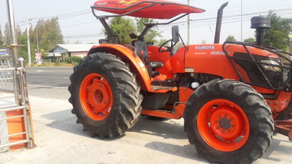 ** ราคา 695,000 ** KUBOTA M8540 ใบดัน+ผาน รถเดิมทั้งคัน สีเดิม เครื่องเดิม ไม่เคยทำ