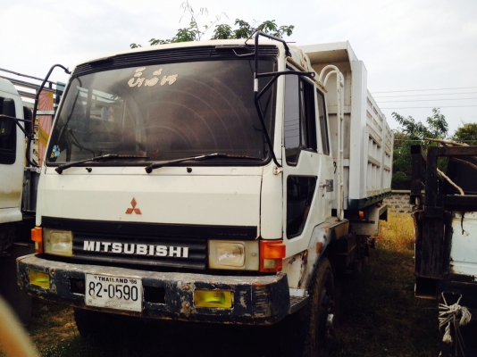 ขาย MISUBISHI  FN527M-TFX256 สิบล้อดัมพ์ สองเพลา ขาย 800,000บาท