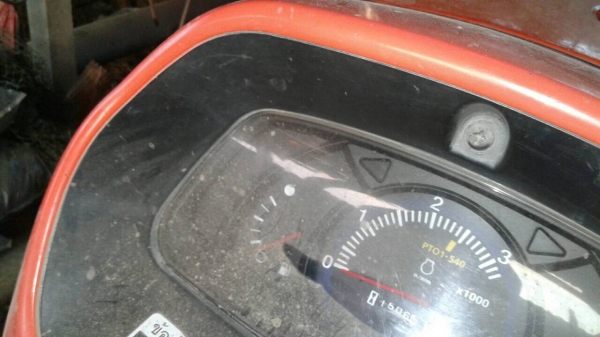 KUBOTA L3208 Limited 2 เพลา ปี 54 รถทำงาน 1,500 ชม. บอดี้สวยสภาพดีพร้อมใช้งานได้เลยครับ อุปกรณ์ครบ มีใบดันหน้า ผานพรวน 5 เครื่องยนต์แรงดีไม่มีเยิ้ม ระบบเกียร์เดินหน้าถอยหลังไม่มีปัญหาครับ หางยกขึ้นลงได้ปกติดี ระบบไฮดรอลิกส์ไม่มีแตกเยิ้ม ช่วงล่างเต็มดียางส