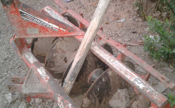 KUBOTA L3208 Limited 2 เพลา ปี 54 รถทำงาน 1,500 ชม. บอดี้สวยสภาพดีพร้อมใช้งานได้เลยครับ อุปกรณ์ครบ มีใบดันหน้า ผานพรวน 5 เครื่องยนต์แรงดีไม่มีเยิ้ม ระบบเกียร์เดินหน้าถอยหลังไม่มีปัญหาครับ หางยกขึ้นลงได้ปกติดี ระบบไฮดรอลิกส์ไม่มีแตกเยิ้ม ช่วงล่างเต็มดียางส