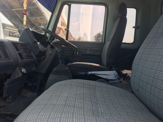 รถบรรทุกน้ำ 6 ล้อ ยี่ห้ออีซูซุ จดทะเบียนเป็นลักษณะ " บรรทุกของเหลว " เรียบร้อยแล้ว