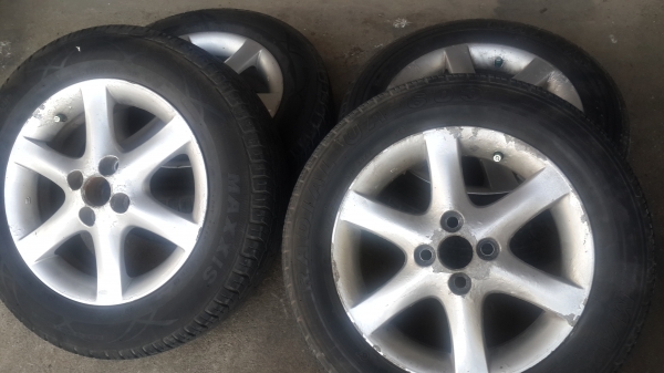 ล้อ Toyota ขอบ 15 4รู100 แถมยางพร้อมใช้งาน ล้อ Toyota ขอบ 15 4รู100 แถมยางพร้อมใช้งาน
