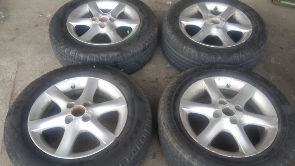 ล้อ Toyota ขอบ 15 4รู100 แถมยางพร้อมใช้งาน