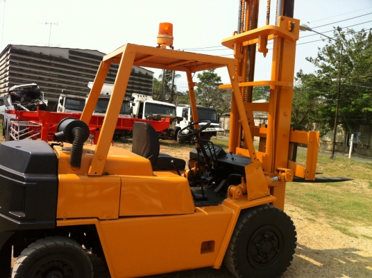 โฟล์คลิฟ 3 ตัน โฟล์คลิฟ 3 ตัน