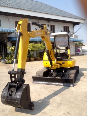 รถขุด Hitachi EX40U มือสองนำเข้าจากญี่ปุ่น ทำสีใหม่ พร้อมใช้งาน รถขุด Hitachi EX40U มือสองนำเข้าจากญี่ปุ่น ทำสีใหม่ พร้อมใช้งาน
