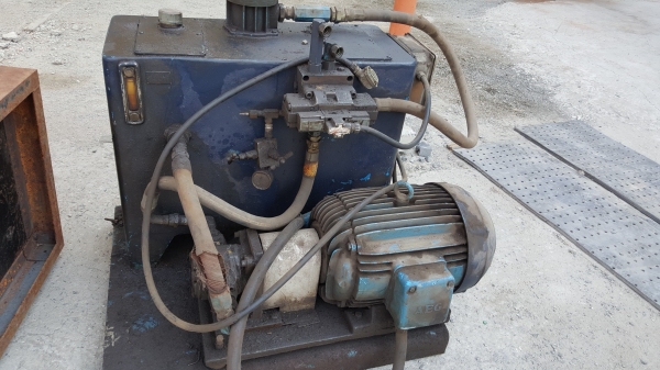 ขายเครื่องพั๊นชิ่งอิตาลี่น้ำหนักทั้งชุด 13 ตันราคา220,000 บาท