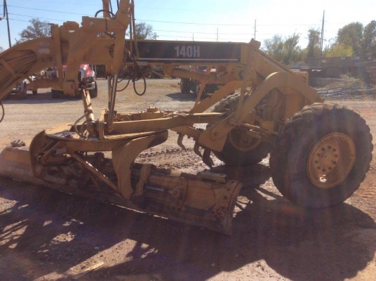 ขาย!!! >> CATERPILLAR 140H << 2ZK02810