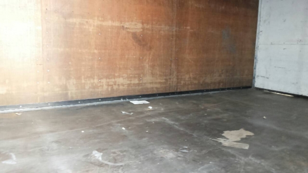 HINO FA 136 HP ปี 44 รถบรรทุกหกล้อตู้แห้ง 3 บานความยาว 4.65 เมตรสภาพดีพร้อมใช้งานได้เลยครับ เครื่องยนต์แน่นแรงดีไม่มีเยิ้ม ภายในเก๋งคอนโซลสวยครบ พวงมาลัยเพาเวอร์ ช่วงล่างแน่นดีเดิมๆคัชซีสวยไม่มีแตกไม่มีบวมเลยครับ ยาง 8.25 ขอบ 16 สภาพดีประมาณ 65\% พร้อมใช้ง