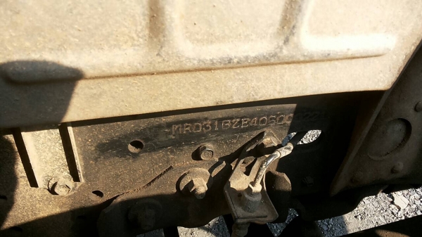 HINO FA 136 HP ปี 44 รถบรรทุกหกล้อตู้แห้ง 3 บานความยาว 4.65 เมตรสภาพดีพร้อมใช้งานได้เลยครับ เครื่องยนต์แน่นแรงดีไม่มีเยิ้ม ภายในเก๋งคอนโซลสวยครบ พวงมาลัยเพาเวอร์ ช่วงล่างแน่นดีเดิมๆคัชซีสวยไม่มีแตกไม่มีบวมเลยครับ ยาง 8.25 ขอบ 16 สภาพดีประมาณ 65\% พร้อมใช้ง