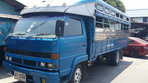 ขาย6ล้อ115แรงอีซูซุNPRเกียร์สั้นเครื่อง4BD1พวงมาลัยเพาเวอร์ยาว5เมตรสภาพดีพร้อมใช้งานครับราคา240000บาท