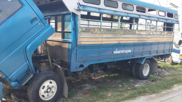 ขาย6ล้อ115แรงอีซูซุNPRเกียร์สั้นเครื่อง4BD1พวงมาลัยเพาเวอร์ยาว5เมตรสภาพดีพร้อมใช้งานครับราคา240000บาท ขาย6ล้อ115แรงอีซูซุNPRเกียร์สั้นเครื่อง4BD1พวงมาลัยเพาเวอร์ยาว5เมตรสภาพดีพร้อมใช้งานครับราคา240000บาท