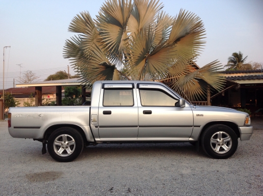 โตโยต้า ไมตี้เอ๊ก 4 ประตู รถข้าราชการกองทับอากาศ