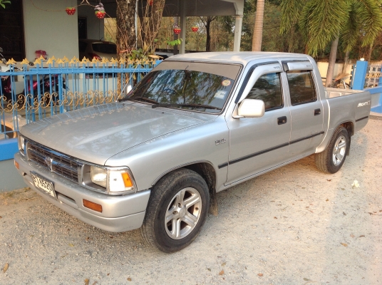 โตโยต้า ไมตี้เอ๊ก 4 ประตู รถข้าราชการกองทับอากาศ